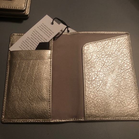 Brahmin passport Wallet - Picture 3 of 4